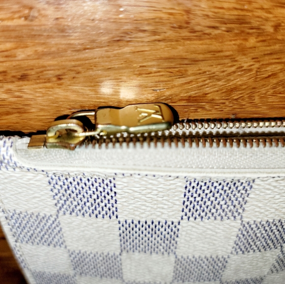 Louis Vuitton Damier Azur Pochette Wristlet - Picture 8 of 10